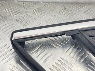 Направляюча скла дверей 32205574 Volvo XC90