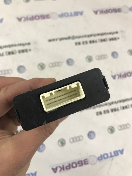 Блок керування фари 253C04GA0A Infiniti Q50