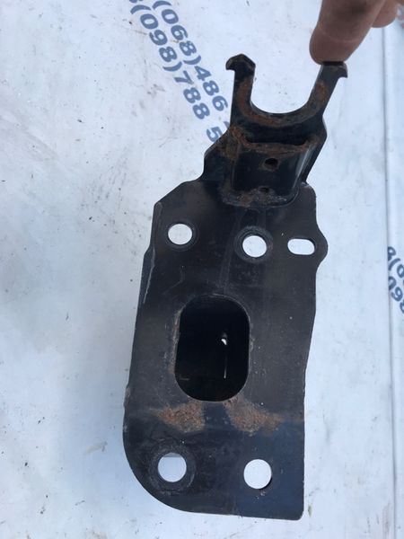 Кріплення підсилювача бампера 4L0807133C Audi Q7