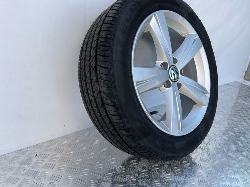 Диск з гумою 561601025A Volkswagen Passat