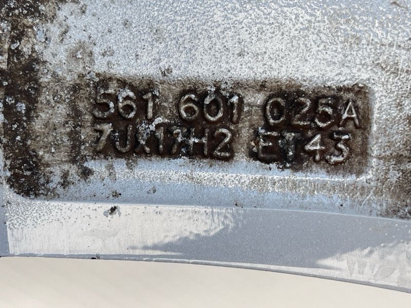 Диск з гумою 561601025A Volkswagen Passat