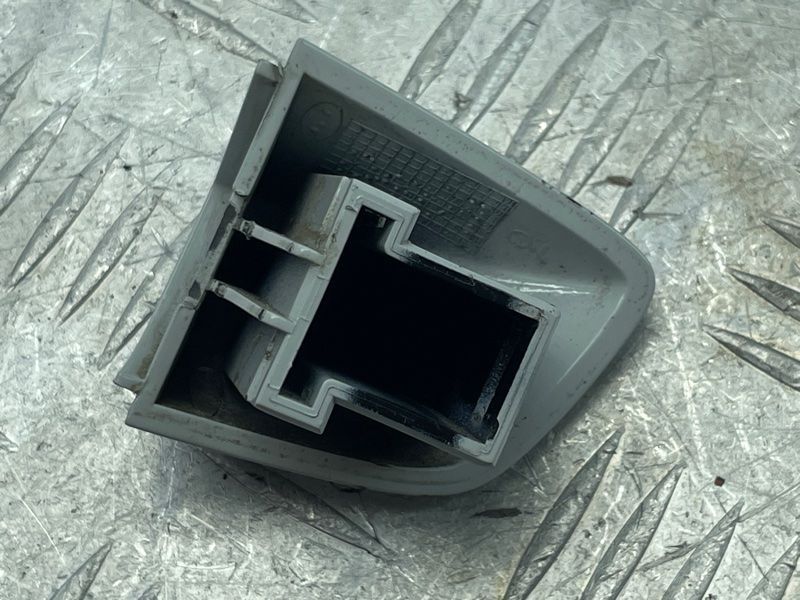 Ковпачок ручки дверей 7P6839168A Volkswagen Touareg