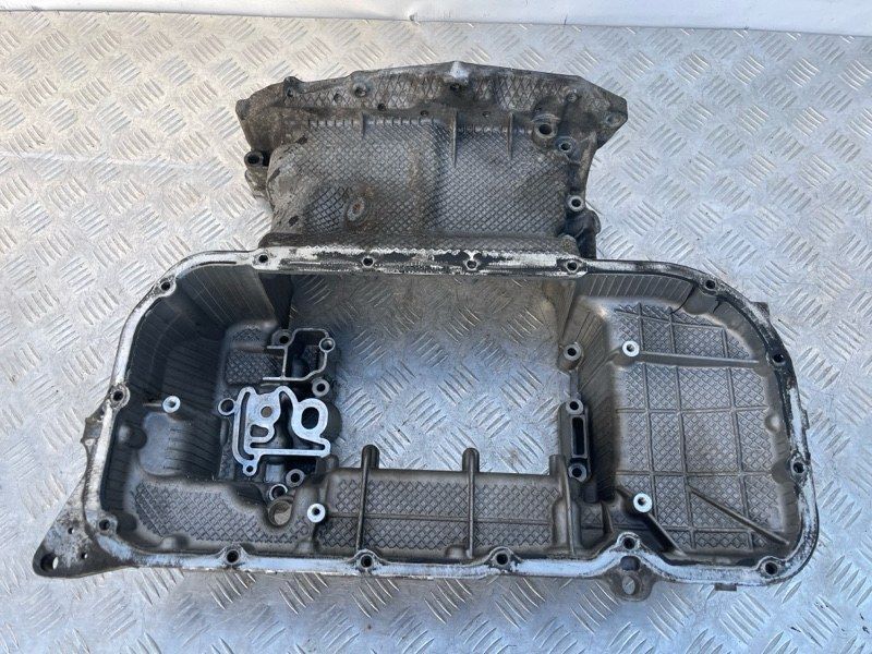 Поддон двигателя масляный верх 059103601CJ Audi A7