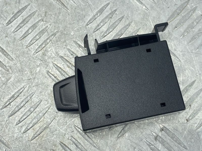 Блок SIM карти 31494702 Volvo XC60 Volvo S60, Volvo S60 Cross Country, Volvo S80, Volvo S90, Volvo V60, Volvo V60 Cross Country, Volvo V90, Volvo V90 Cross Country, Volvo XC40, Volvo XC40 Recharge, Volvo XC60, Volvo XC70, Volvo XC90