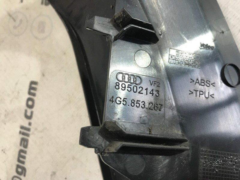 Накладка ліхтаря 4G5853267 Audi A6