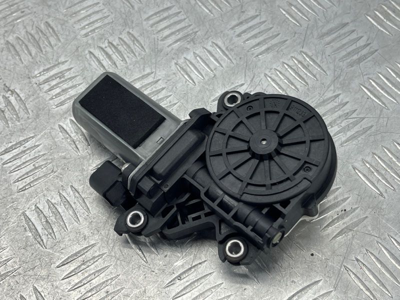 Привідний блок дверей правий 4F0837060 Audi A8 Audi A6, Audi A7, Audi A8, Audi Q7, Audi RS7, Audi S6, Audi S7, Audi S8, Audi SQ7