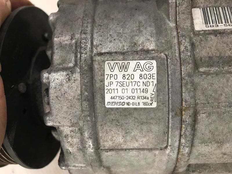 Компресор кондиціонера 7P0820803E Audi Touareg Audi Q7