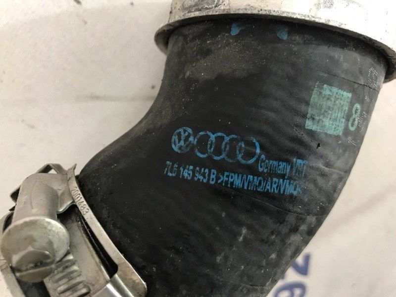 Патрубок інтеркулера 7L6145943B Audi Q7