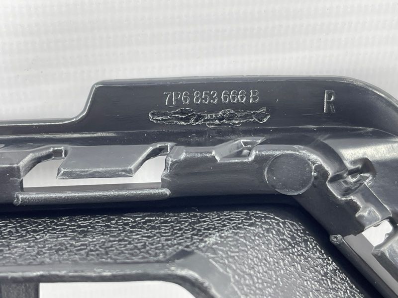 Решітка бампера 7P6853666B9B9 Volkswagen Touareg