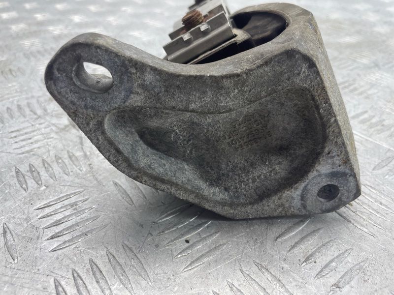 Опора двигуна 31480564 Volvo XC90