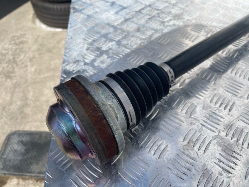 Полуось 8R0501203C Audi A6