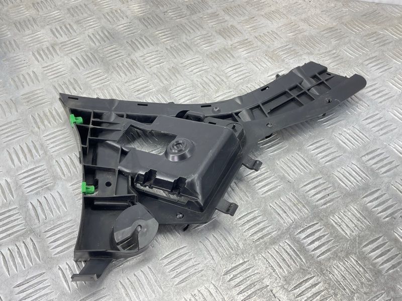 Кронштейн заднього бампера 31323764 Volvo XC60