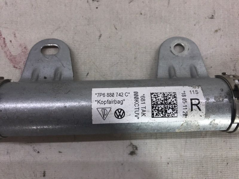Шторка безпеки бічна / Airbag 7P6880742C Volkswagen Touareg