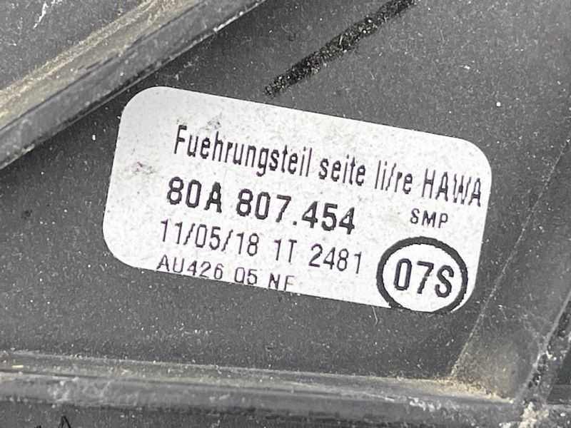 Направляюча заднього бампера 80A807454 Audi Q5