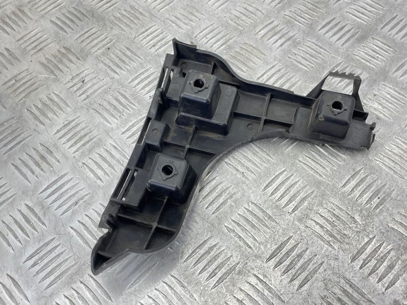 Кронштейн заднего бампера 30763440 Volvo XC60