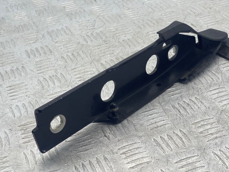 Петля капота 4G8823302C Audi A6