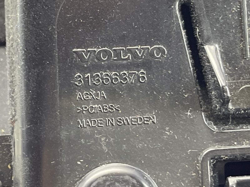 Бардачок / Вещевой ящик 39829132 Volvo XC90