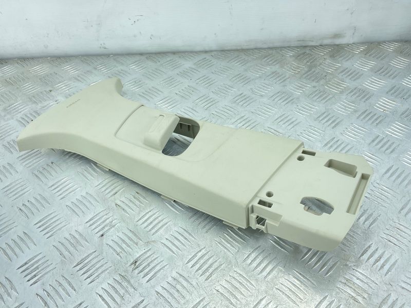 Облицовка стойки cj54s24583asw Ford Escape