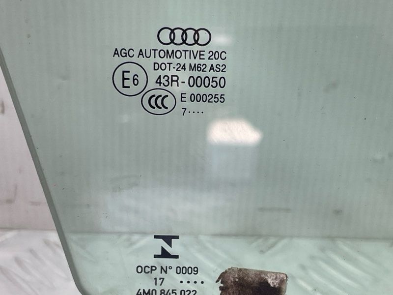 Скло дверей Audi Q7