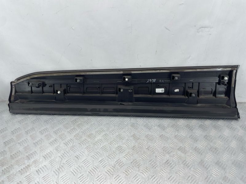 Накладка дверей 4M0853960G Audi Q7