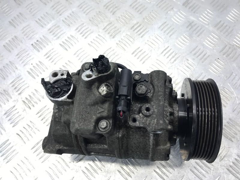 Компресор кондиціонера 7P0820803E Audi Touareg Audi Q7