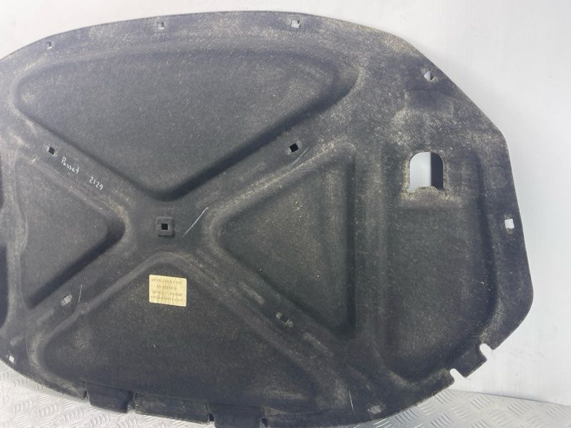 Шумоізоляція капота 561863831B Volkswagen Passat