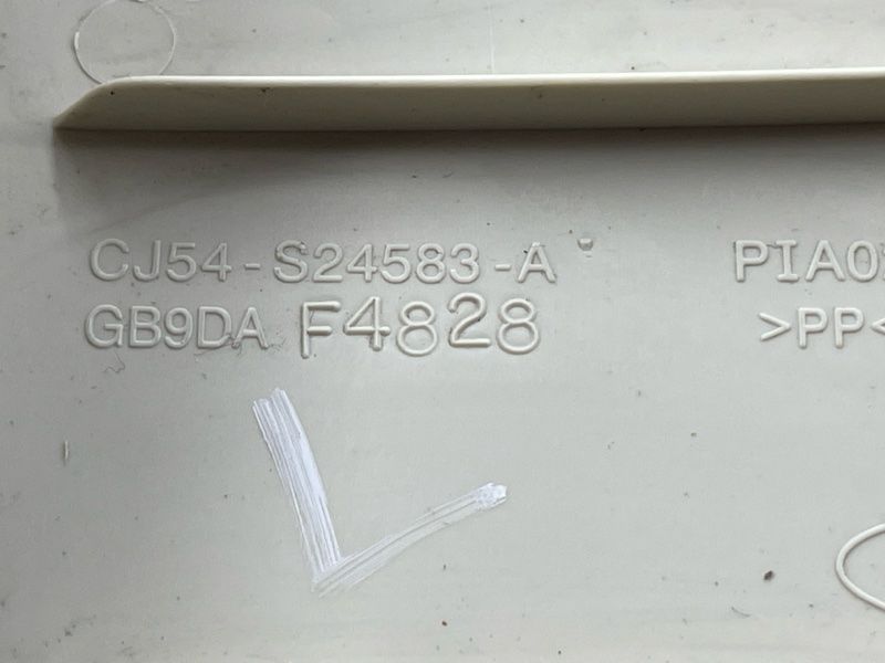 Облицовка стойки cj54s24583asw Ford Escape