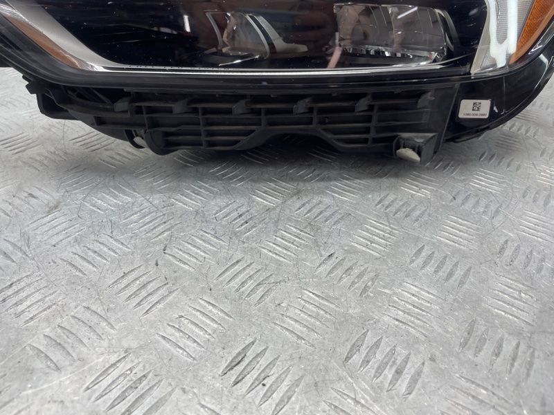Фара FULL LED 31108602 Volvo XC60