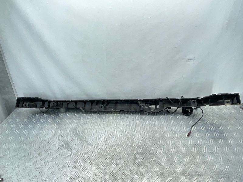 Направляющая заднего бампера 4M0807458 Audi Q7