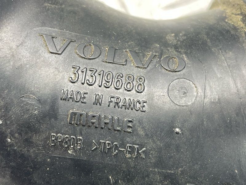 Патрубок повітряного фільтра 31319688 Volvo XC60