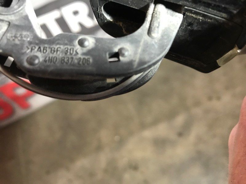 Ручка дверей (keyless) зовнішня 4H0837206 Audi A6