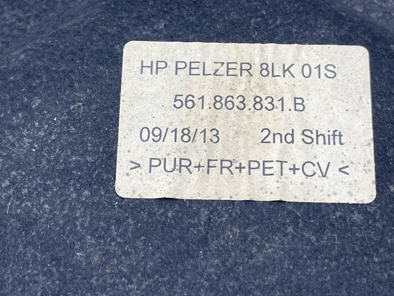 Шумоізоляція капота 561863831B Volkswagen Passat