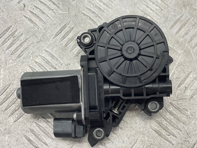 Приводний блок дверей / доводчик 4M0839003A Audi Q7