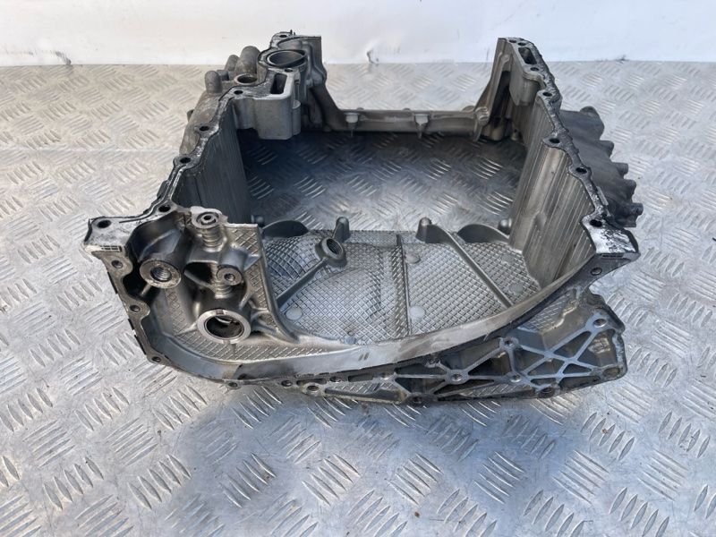 Поддон двигателя масляный верх 059103601CJ Audi A7