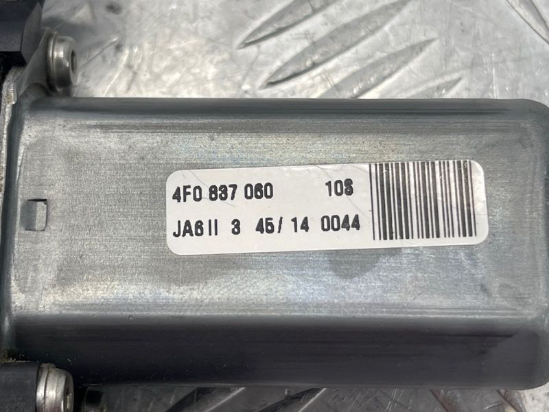 Привідний блок дверей правий 4F0837060 Audi A8 Audi A6, Audi A7, Audi A8, Audi Q7, Audi RS7, Audi S6, Audi S7, Audi S8, Audi SQ7