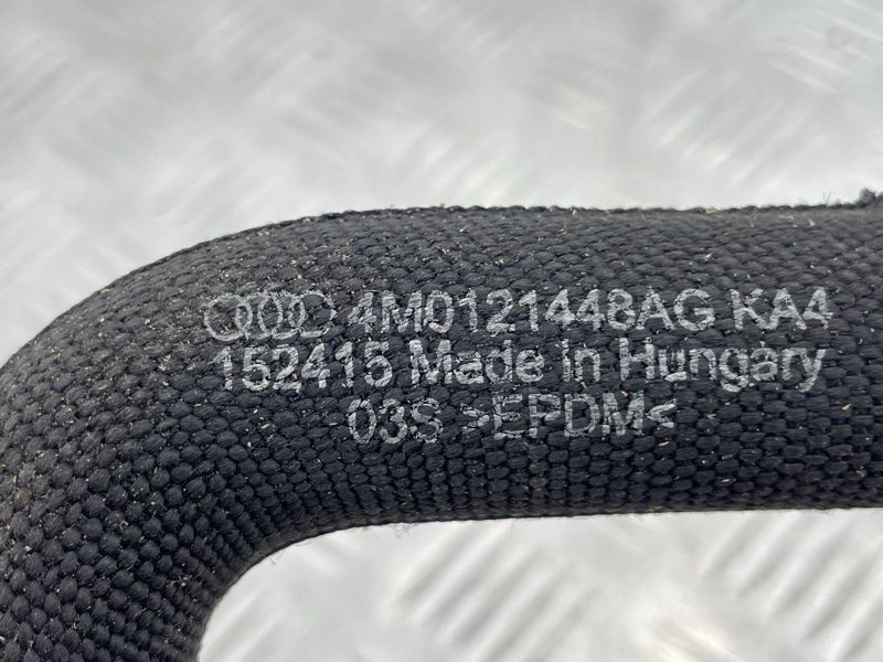 Шланг системы охлаждения 4M0121448AG Audi Q7