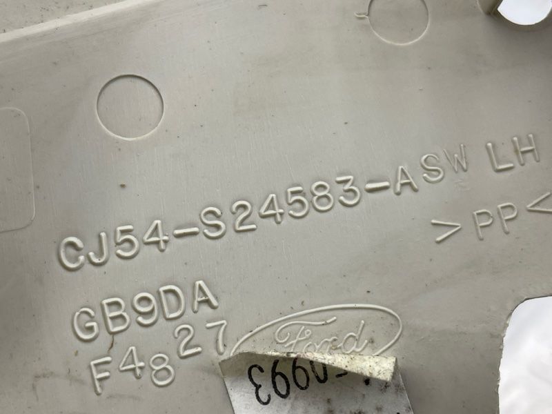 Облицовка стойки cj54s24583asw Ford Escape