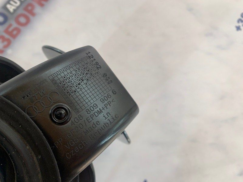 Корпус лючка кришки паливного бака в зборі 4G8809906G Audi A7