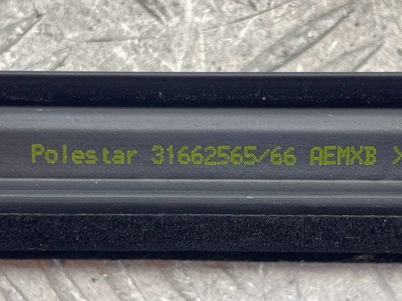 Молдинг / ущільнювач пазу скла 31662565 Polestar 2