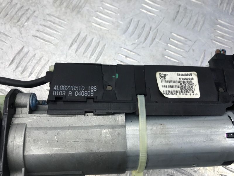 Привідний блок кришки багажника 4L0827851D Audi Q7