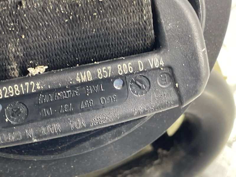 Ремінь безпеки сидіння 2-го ряду 4M0857806DV04 Audi Q7
