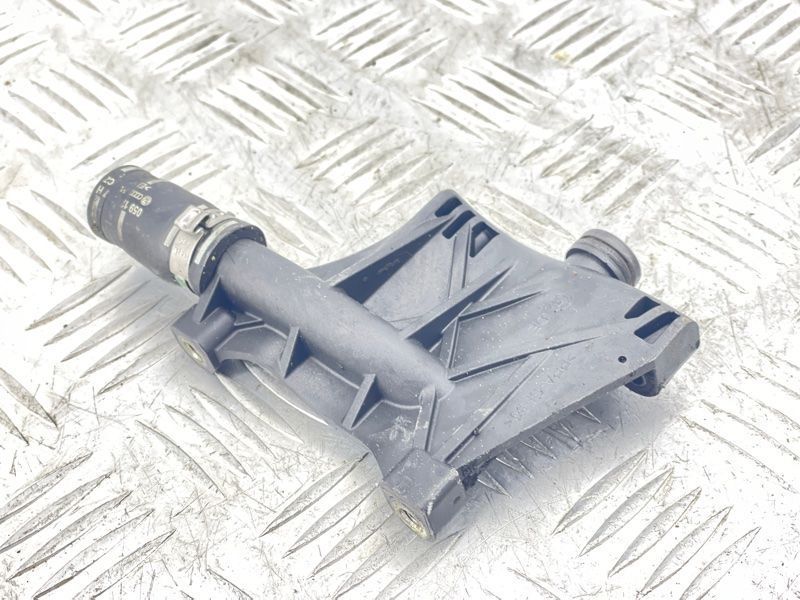 Кронштейн 059131425A Volkswagen Touareg