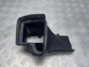 Воздухозаборник 4H0129618D Audi A8