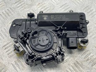 Двигун доводчика кришки багажника 3V5827887A Audi A4 Allroad