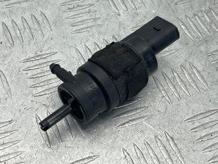Насос омивача 8K5955647 Audi A8