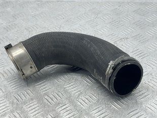 Патрубок інтеркулера лівий 32222071 Volvo XC60 Volvo S60, Volvo V60, Volvo V60 Cross Country, Volvo V90, Volvo V90 Cross Country, Volvo XC60, Volvo XC90