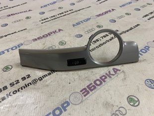 Накладка торпедо 561857211 Volkswagen Passat