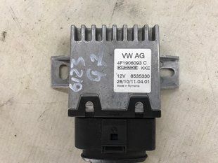 Блок керування паливним насосом 4F1906093C Audi Q7