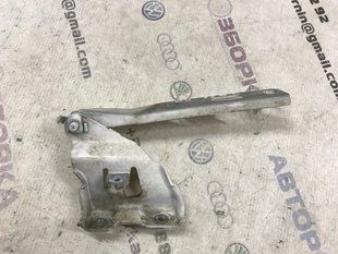 Петля капота 8K0823302D Audi A4