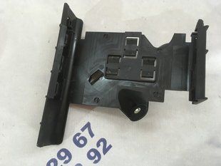 Кронштейн крепления контроллера двигателя 5Q0906507F Volkswagen Jetta
